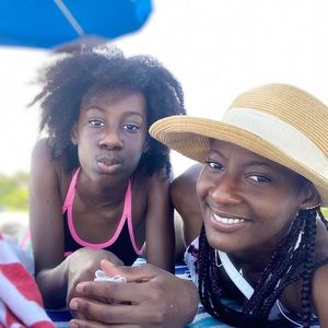 Meet your Posher, Monique